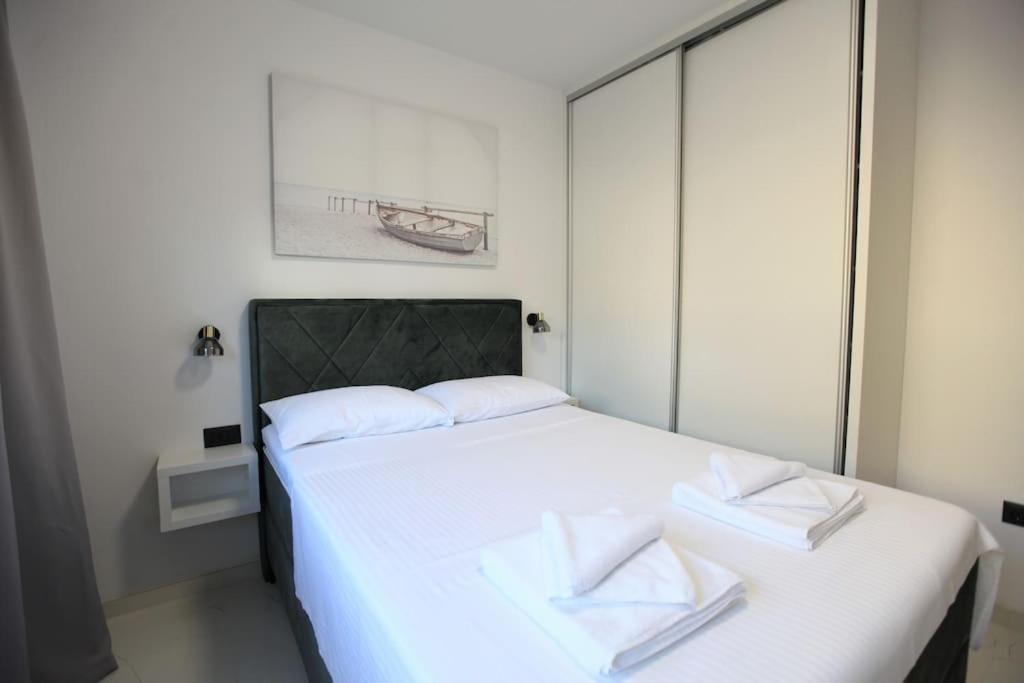 Luxury Villa Lana Apt, Seaview Terrace, Large Outdoor Space, Bbq Trogir Exterior photo