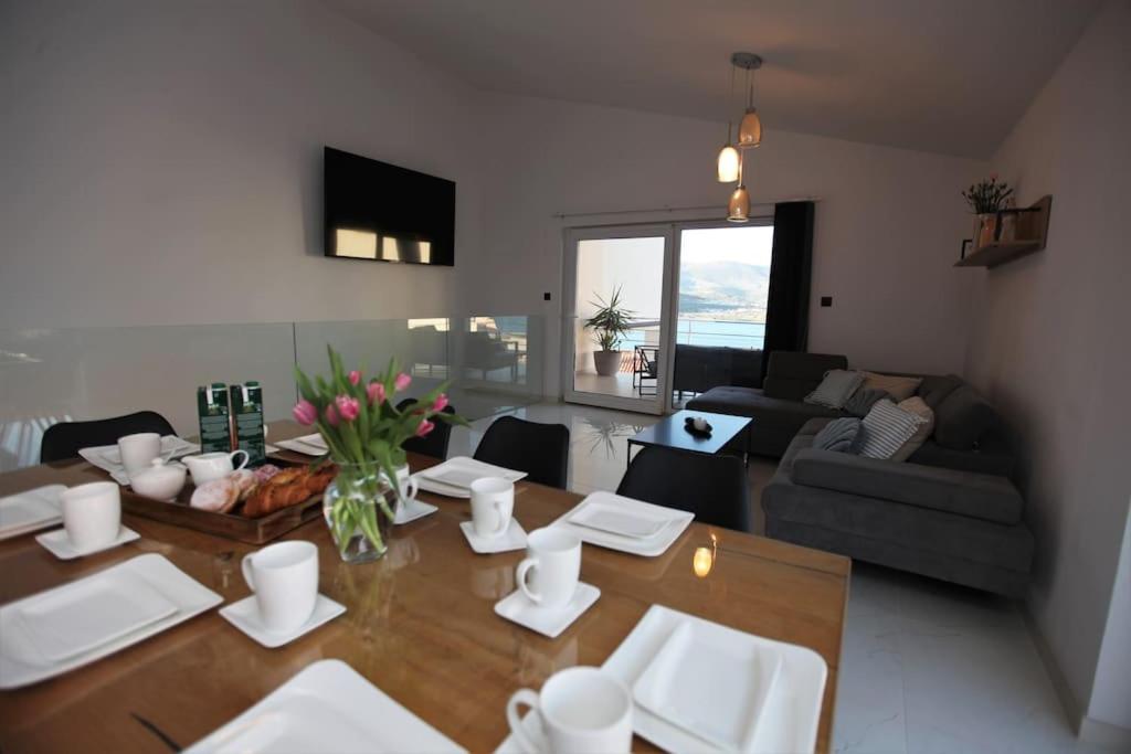 Luxury Villa Lana Apt, Seaview Terrace, Large Outdoor Space, Bbq Trogir Exterior photo